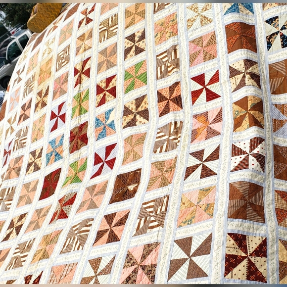 1800s Quilt multiple patterned fabric - Picture 2 of 16